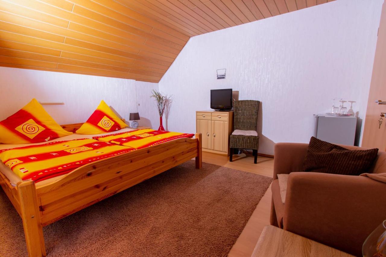 Bed and Breakfast Moselhaus Цельтинген-Рахтиг Экстерьер фото